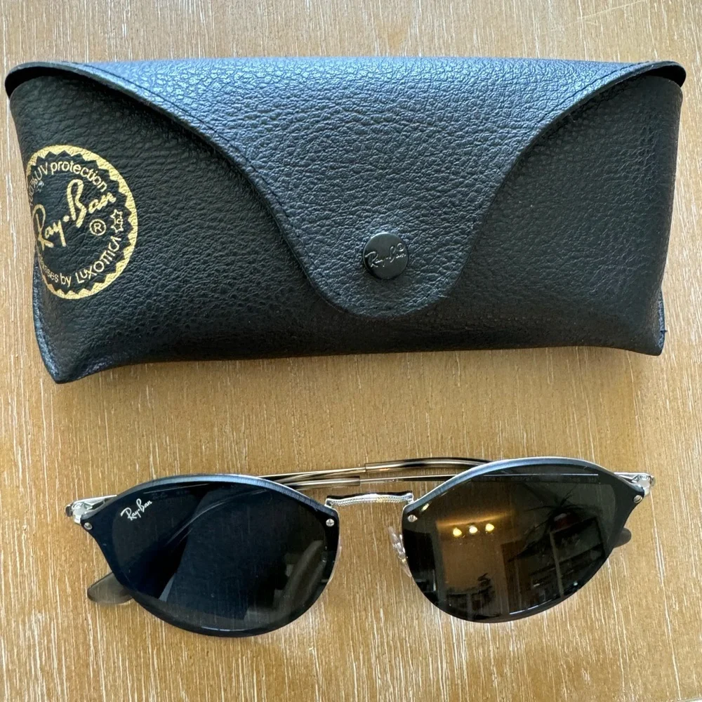 Ray-Ban Black Sunglasses - Picture 1 of 1